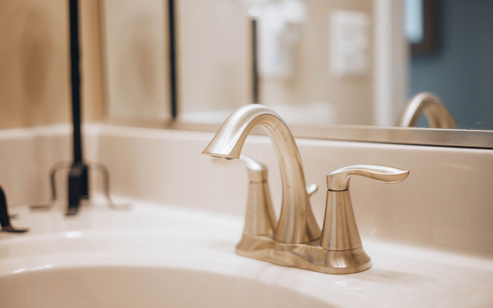 Bathroom fixture